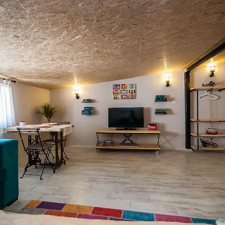 Newway מלון דירות 3*